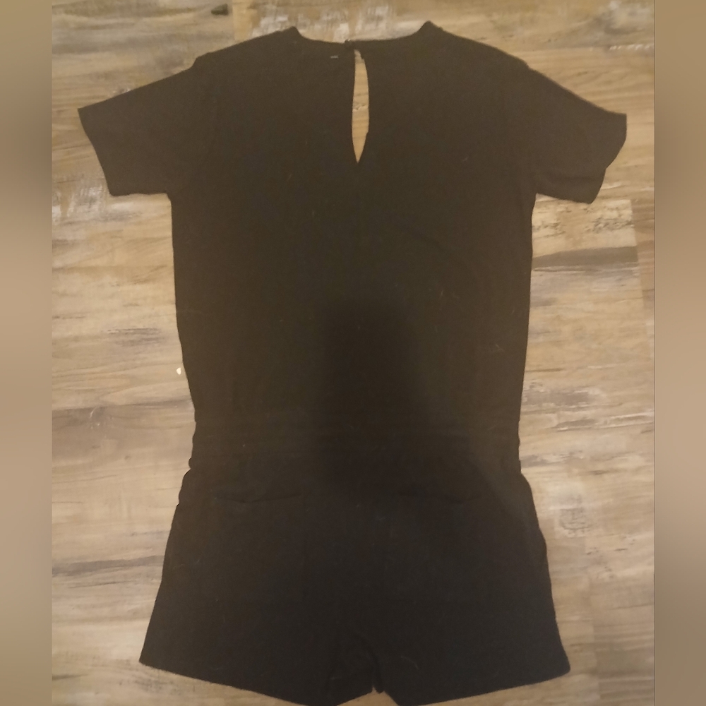 NWOT Theo & Spence Black Short Sleeve Romper. Womens Large. - Picture 2 of 6